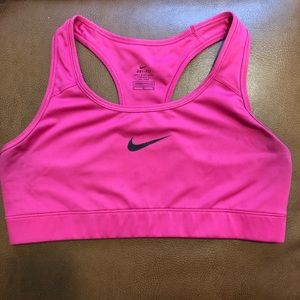🌟make an offer🌟 Nike Sports Bra in Hot Pink